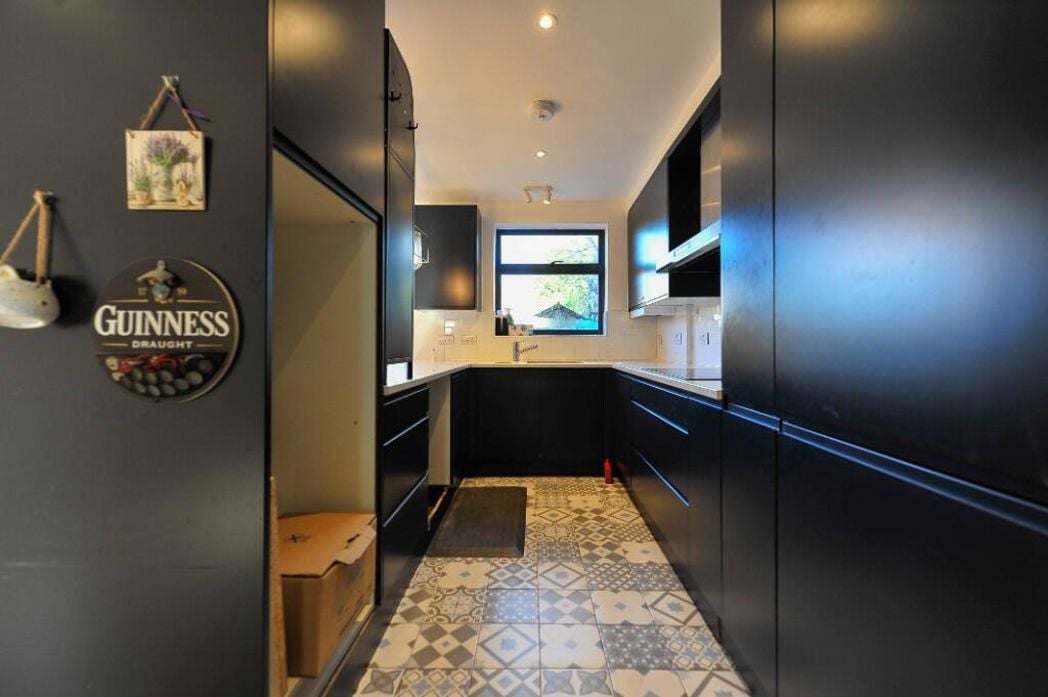 Property image 7 of 19