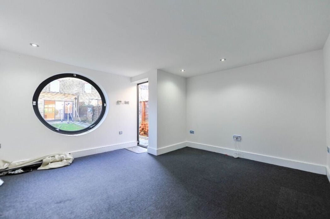 Property image 17 of 19