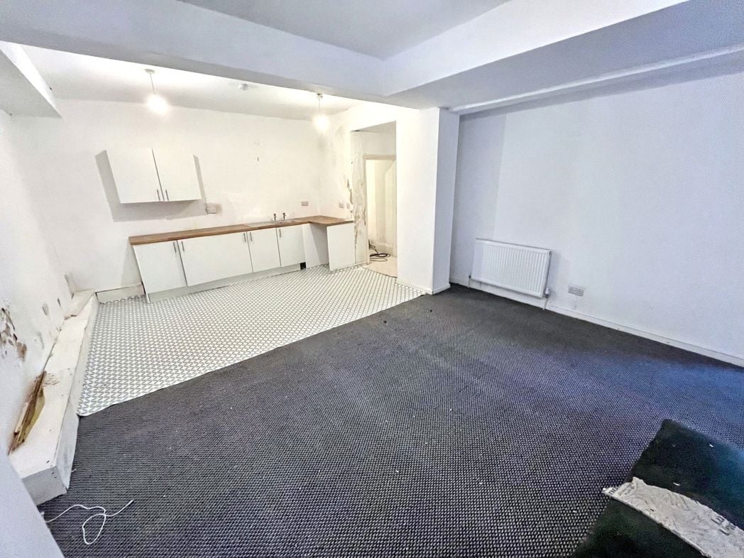 Property image 3 of 21