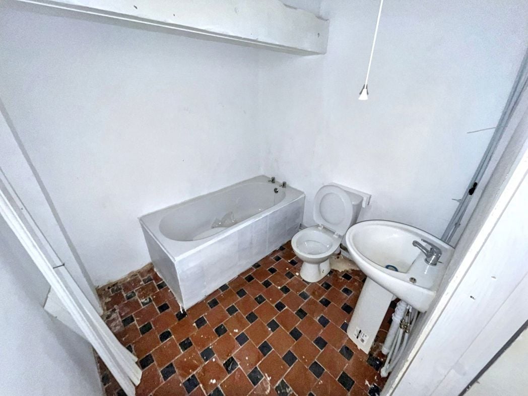 Property image 12 of 21