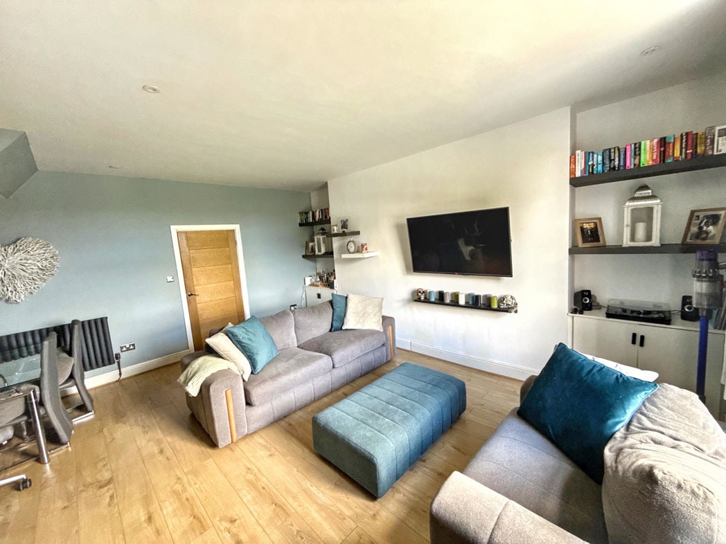 Property image 2 of 12