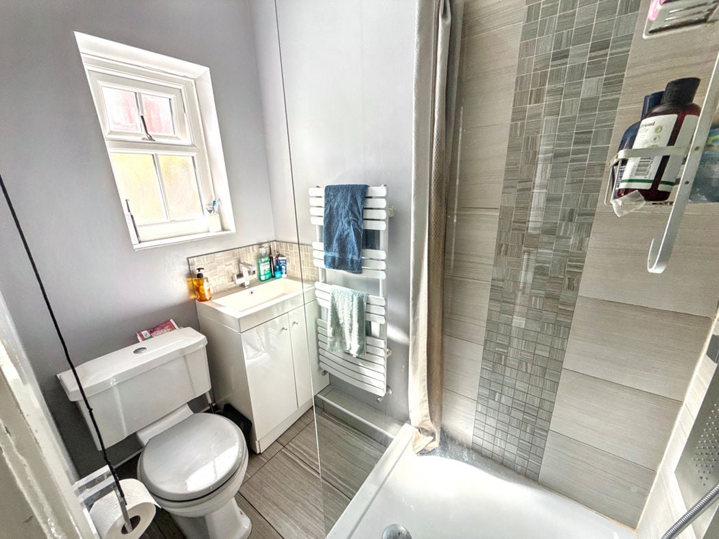 Property image 5 of 12