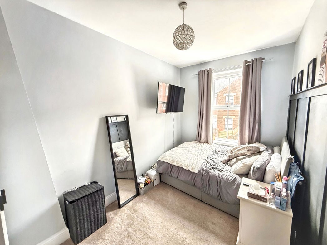 Property image 8 of 12
