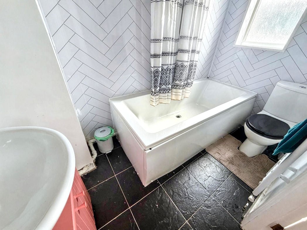 Property image 13 of 21