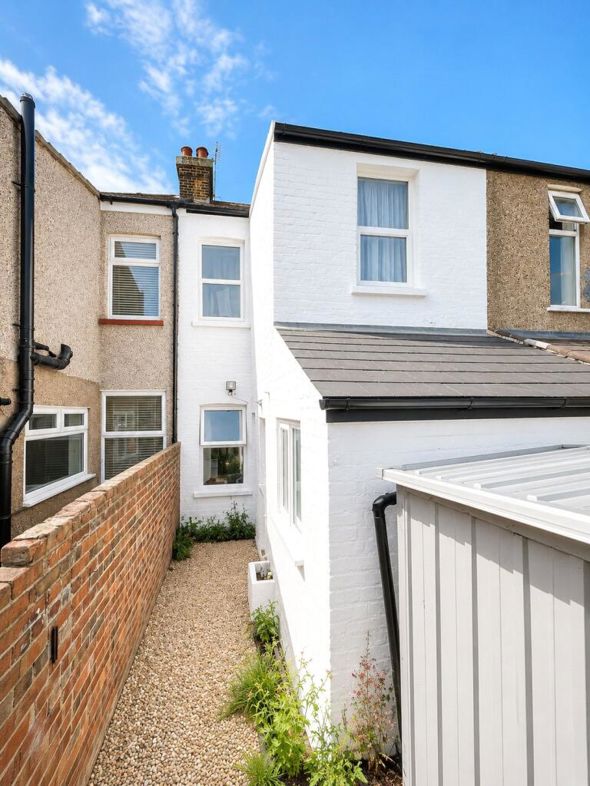 Property image 5 of 11