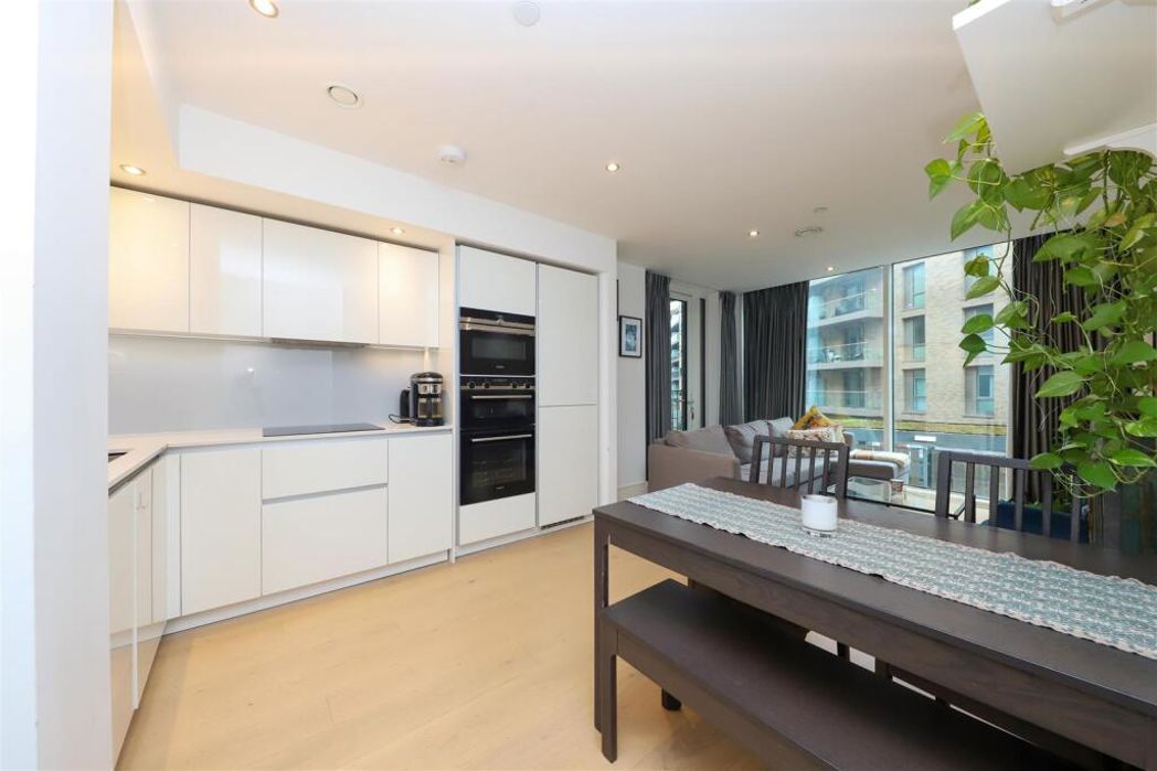 Property image 4 of 11