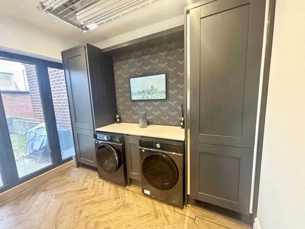 Property image 6 of 11