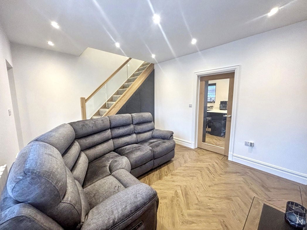 Property image 3 of 11