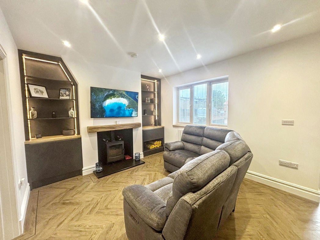 Property image 2 of 11