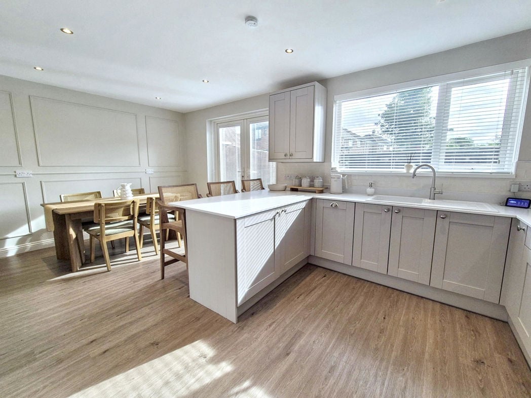 Property image 13 of 28