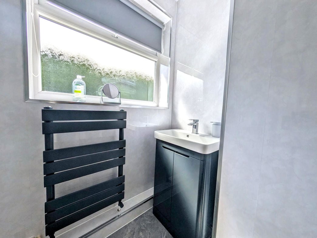 Property image 11 of 15