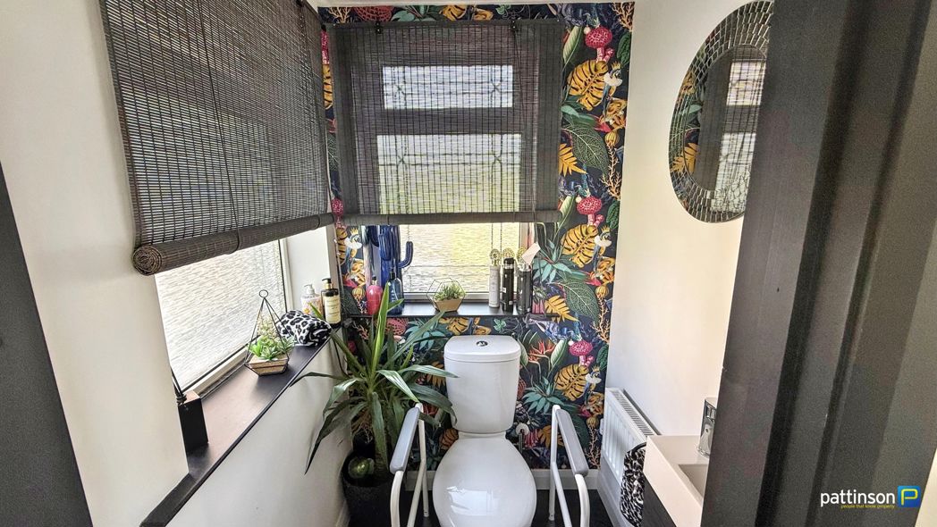 Property image 6 of 42