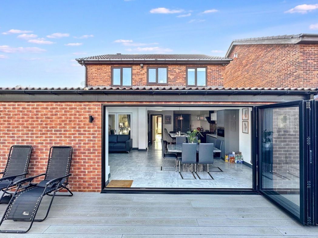 Property image 28 of 32