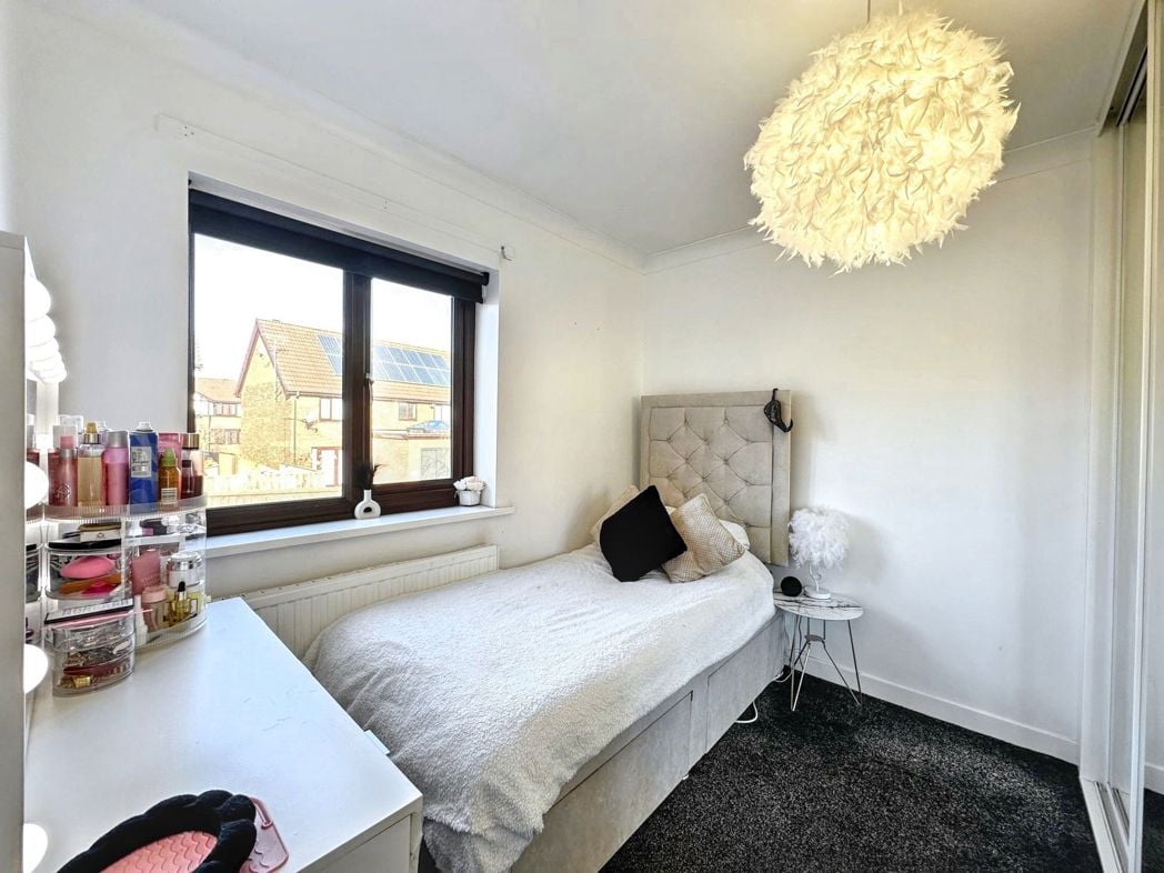 Property image 25 of 32
