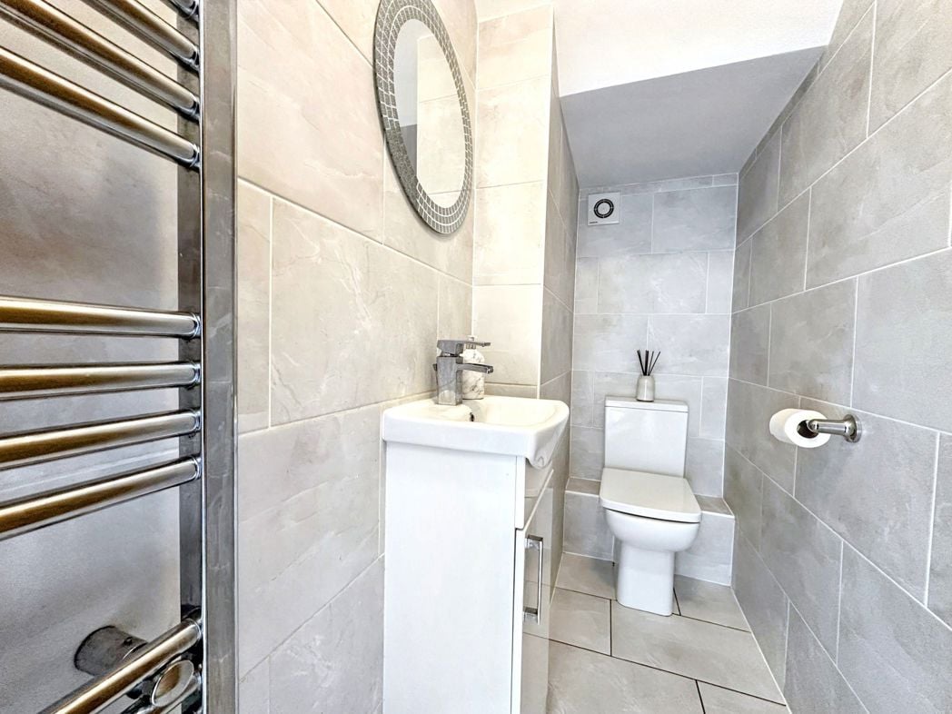 Property image 8 of 32