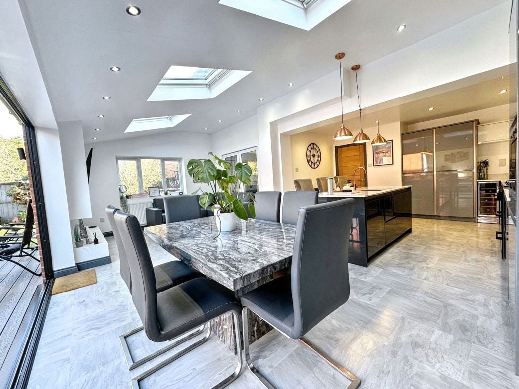 Property image 4 of 32