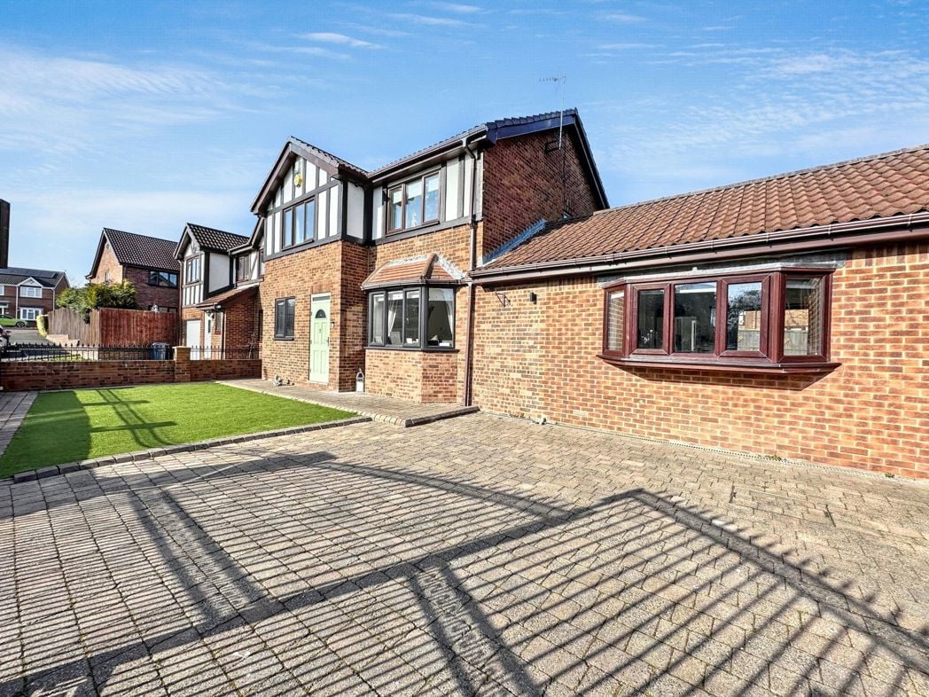 Property image 1 of 32