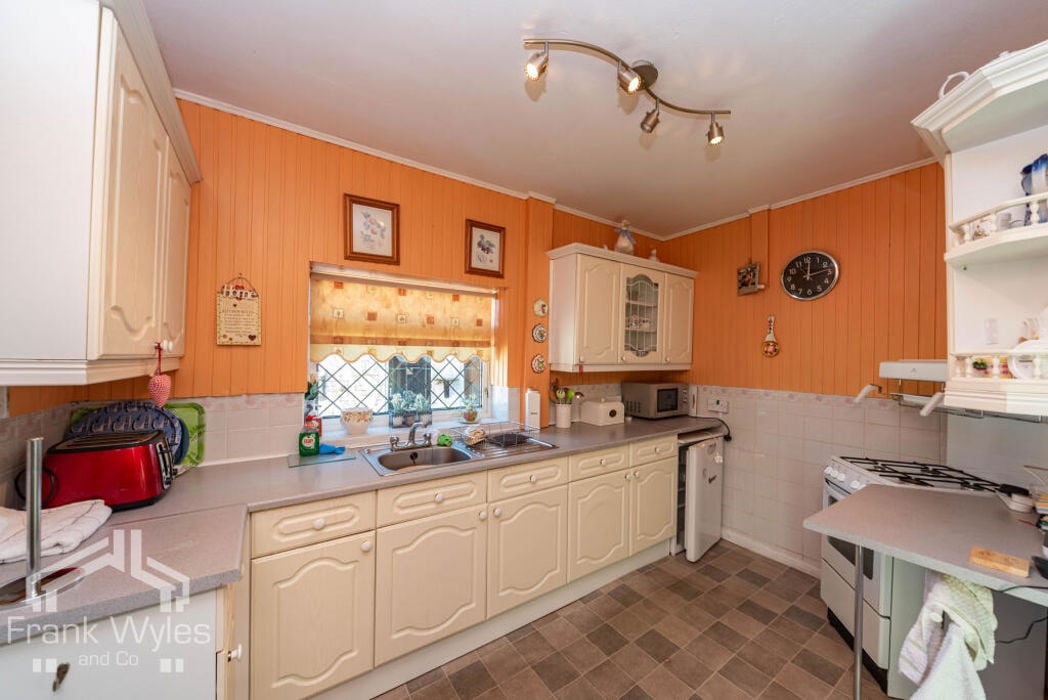 Property image 5 of 13
