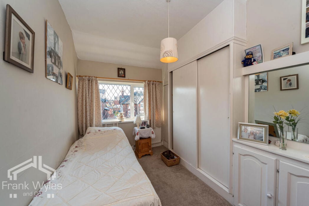 Property image 8 of 13