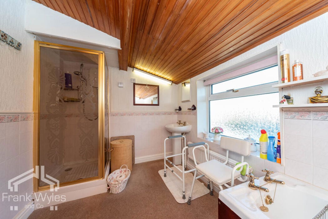Property image 11 of 13