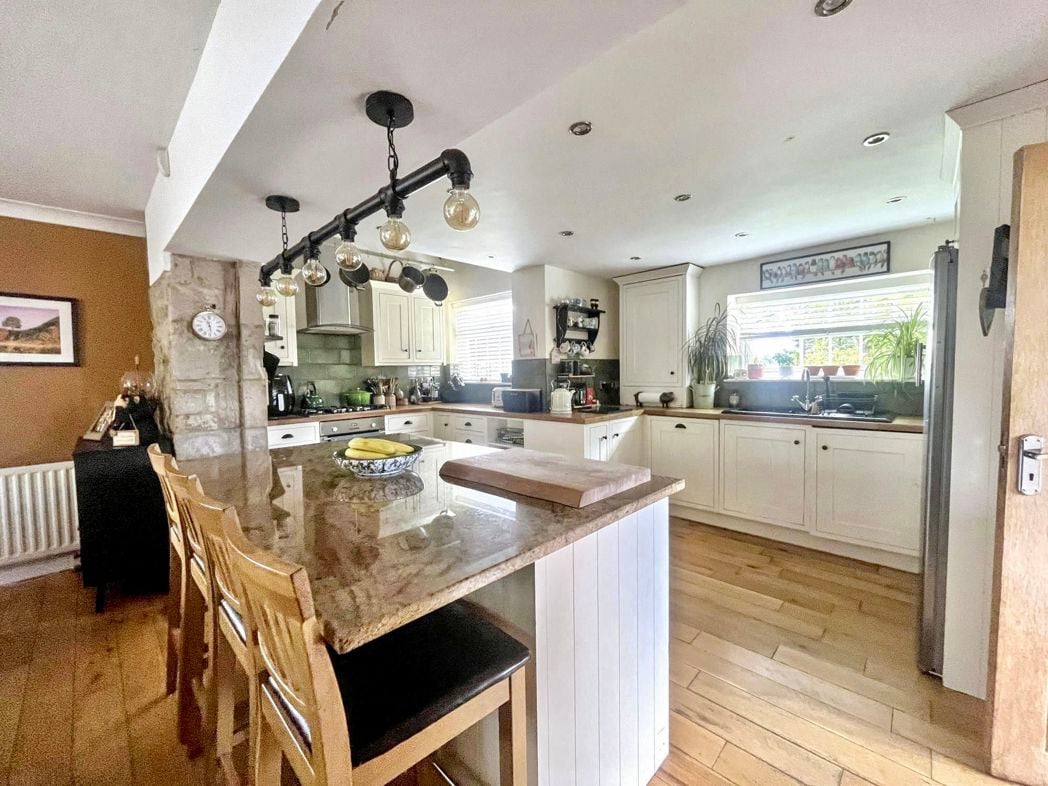 Property image 10 of 24