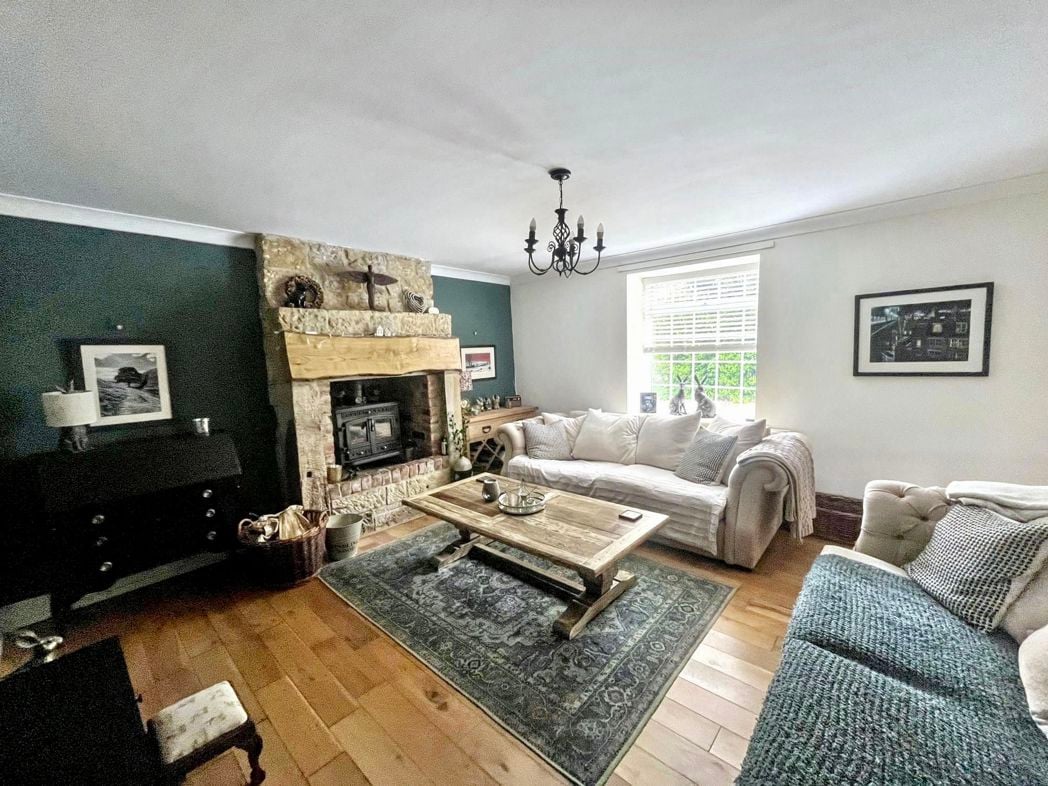 Property image 11 of 24