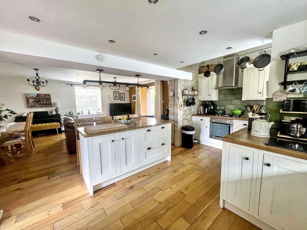 Property image 19 of 24