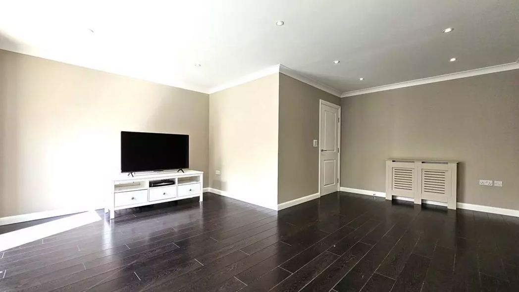 Property image 2 of 24