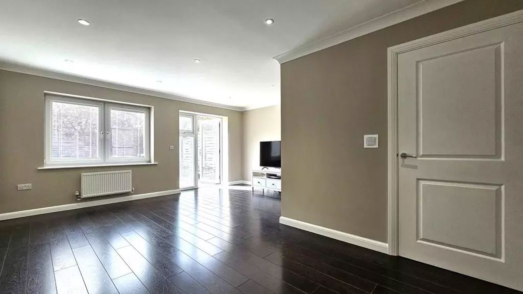 Property image 3 of 24