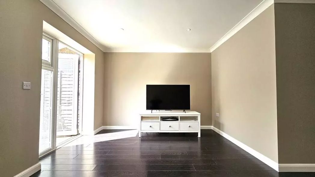 Property image 4 of 24