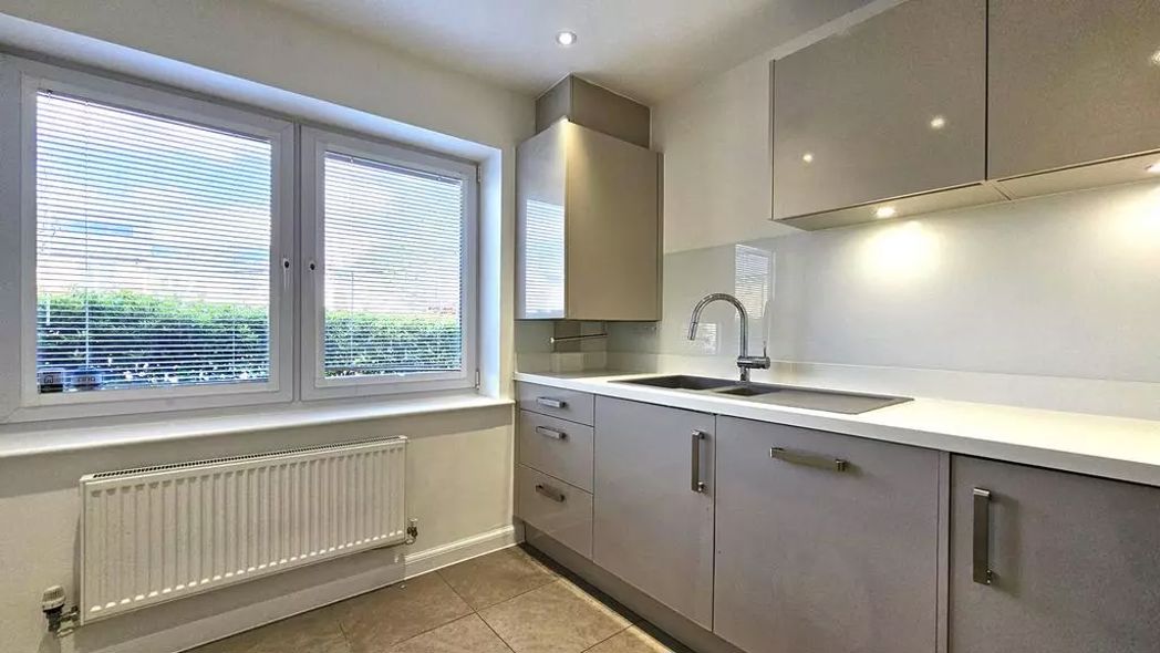 Property image 8 of 24