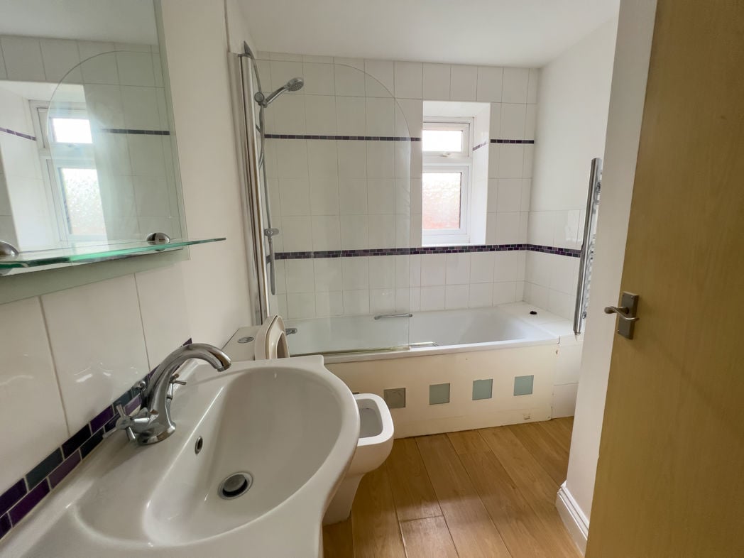 Property image 9 of 23