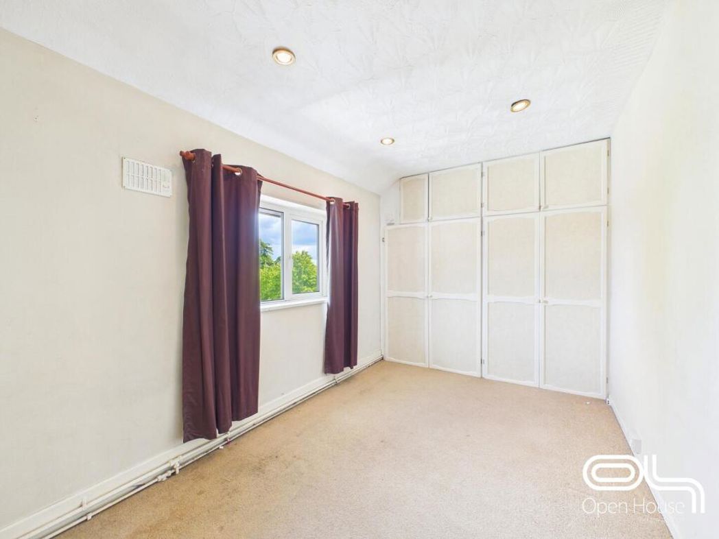 Property image 10 of 12