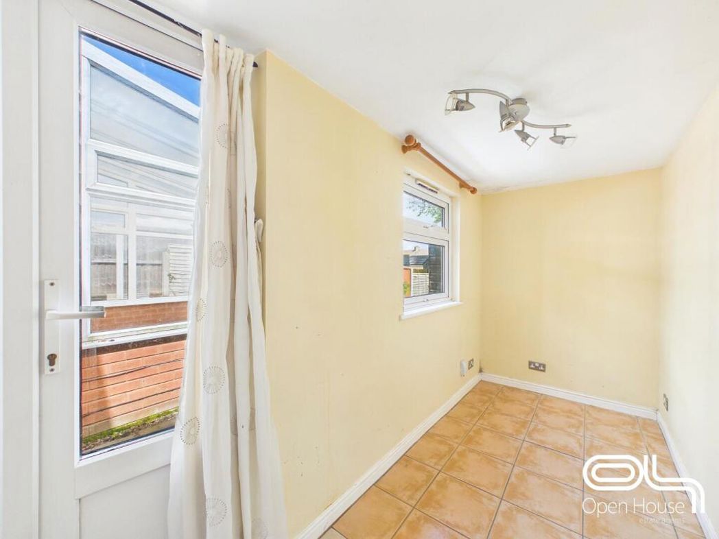 Property image 5 of 12