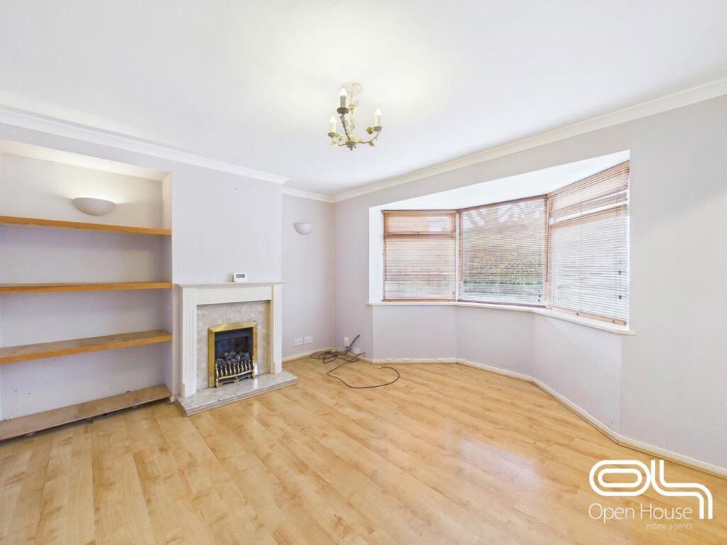 Property image 2 of 12