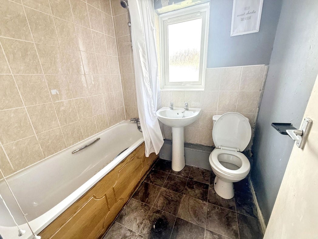 Property image 6 of 8