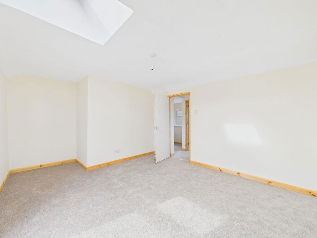 Property image 4 of 15