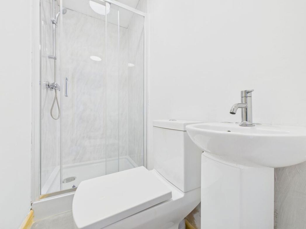 Property image 8 of 15