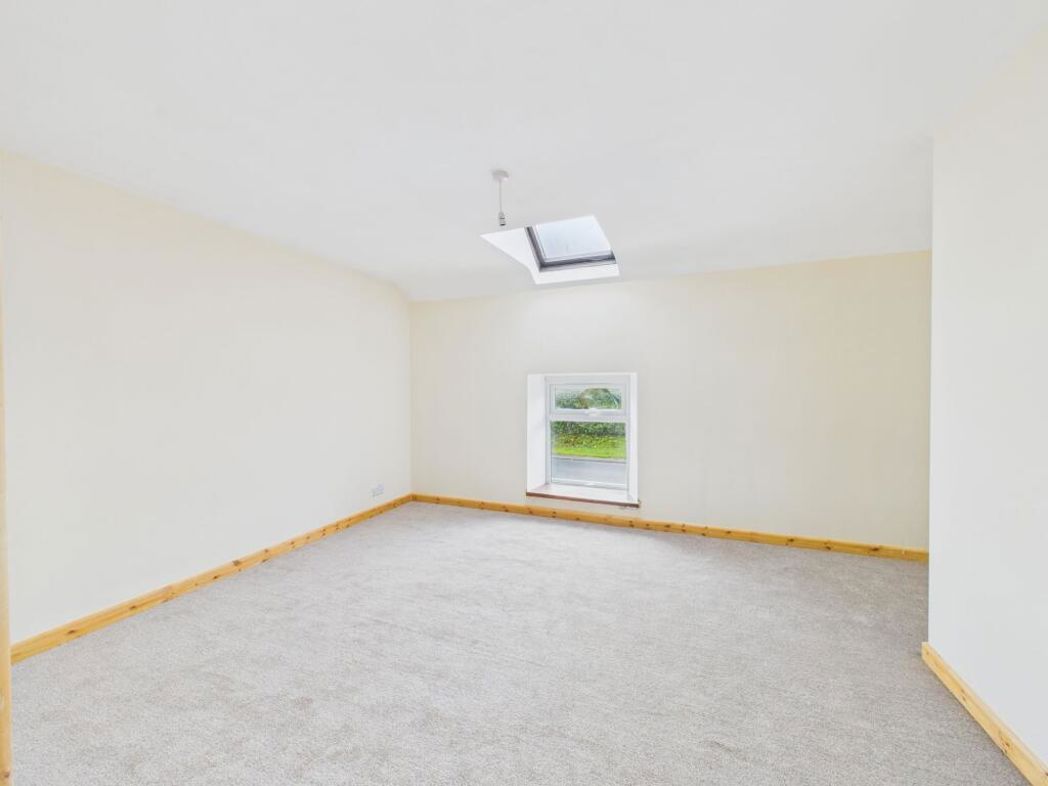 Property image 11 of 15