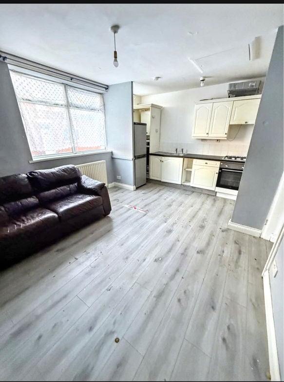 Open Plan Lounge/Kitchen