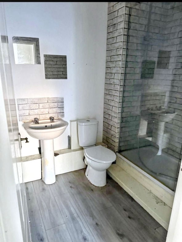 Shower Room.