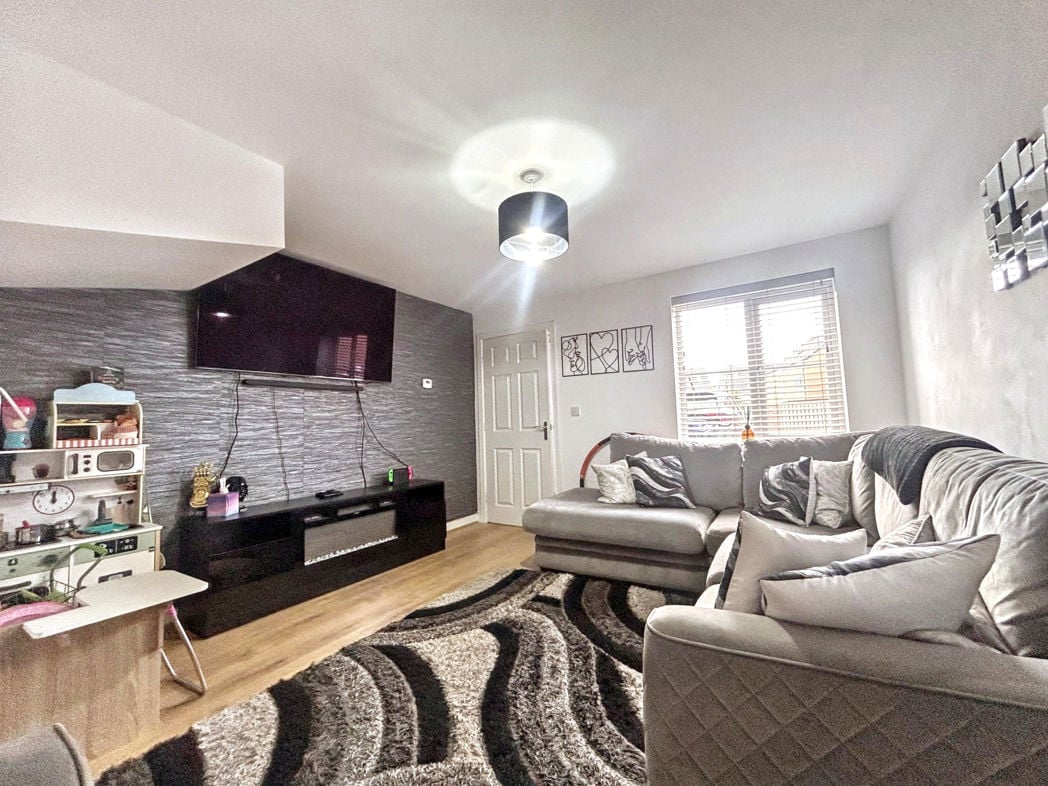 Property image 2 of 19