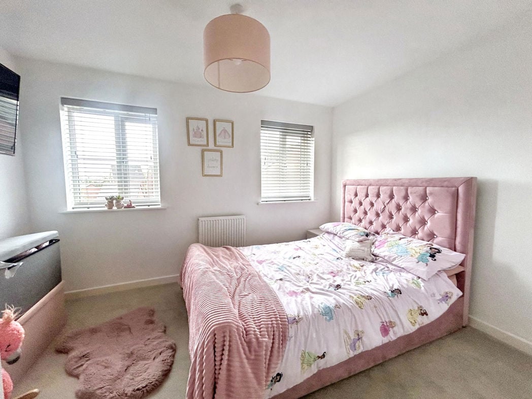 Property image 11 of 19