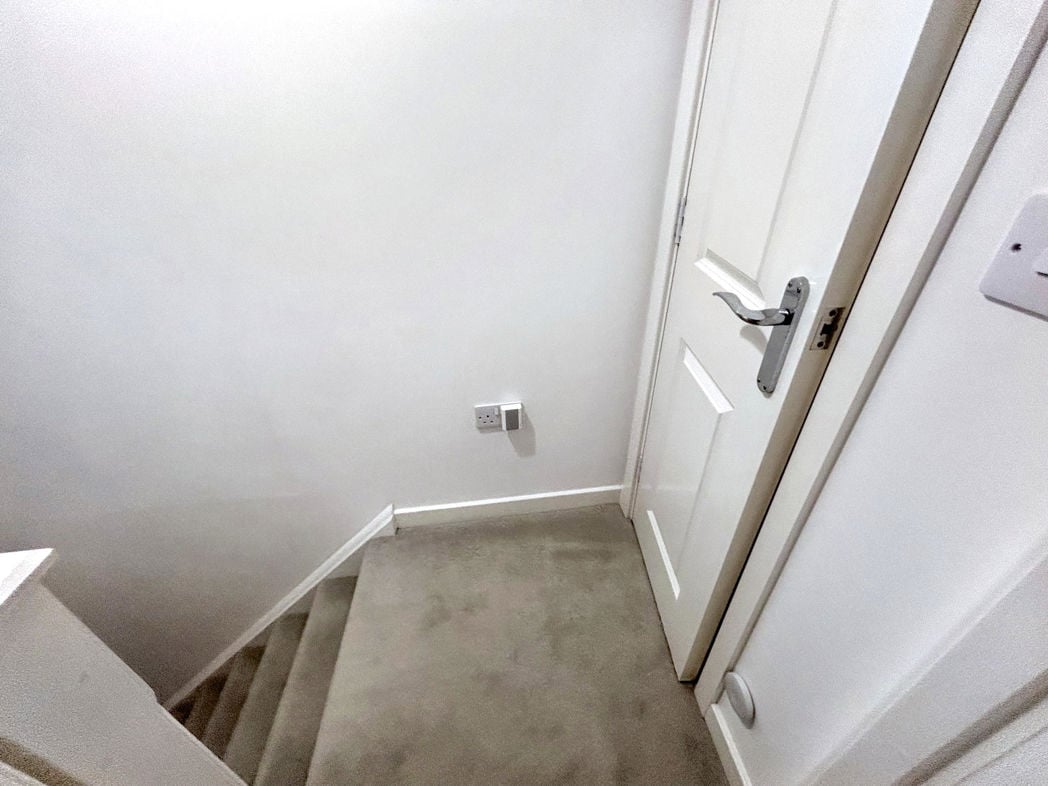 Property image 16 of 19