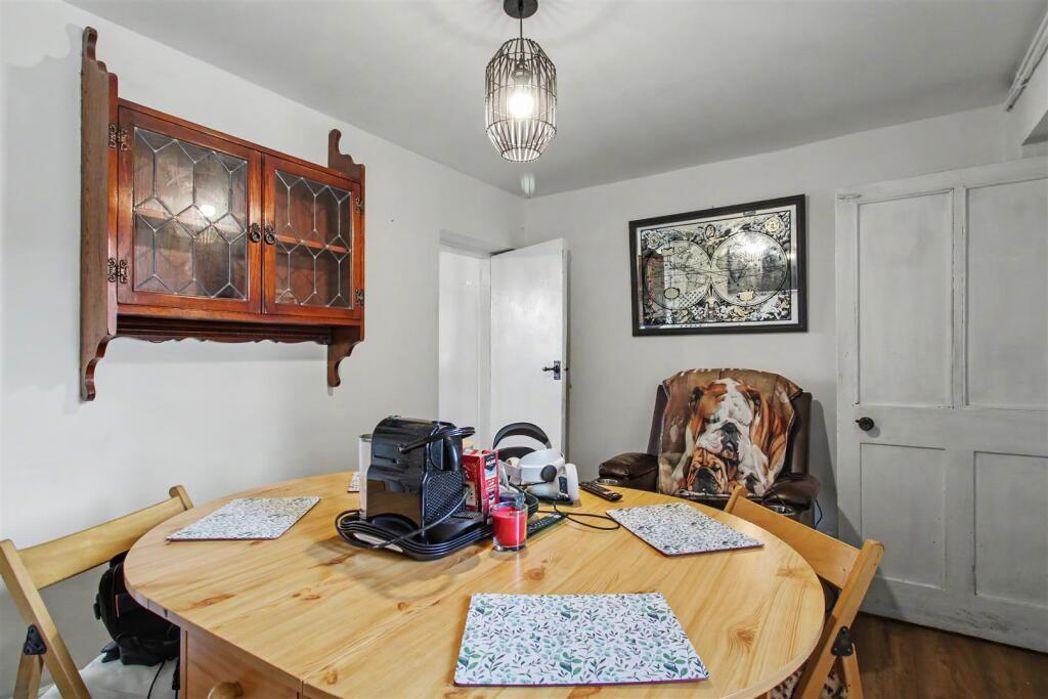Property image 4 of 16
