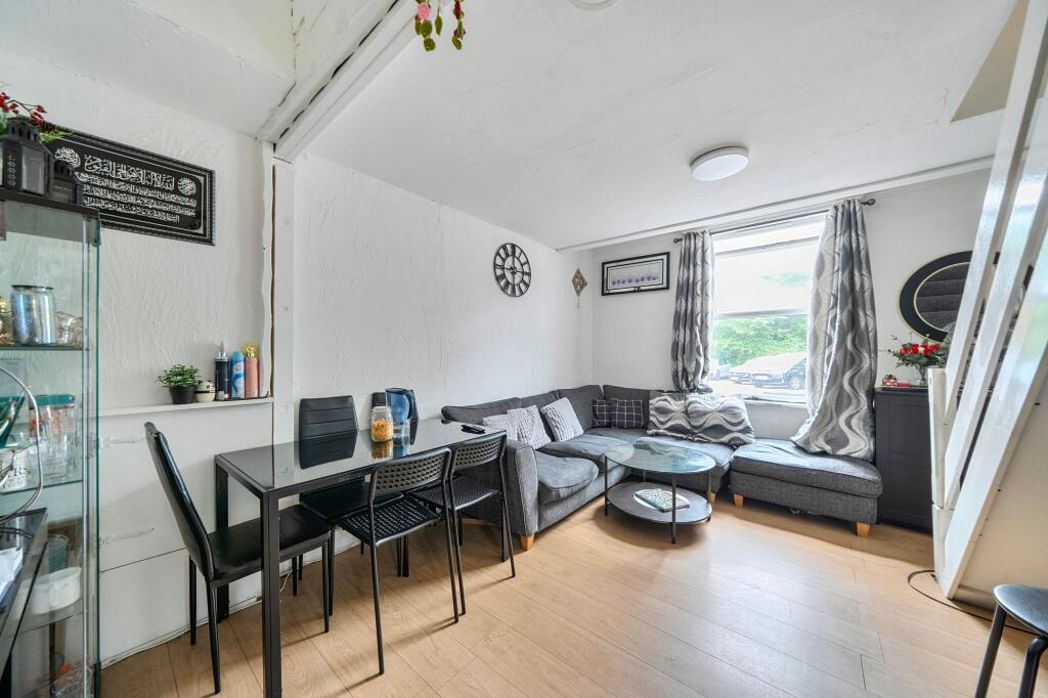 Property image 3 of 18