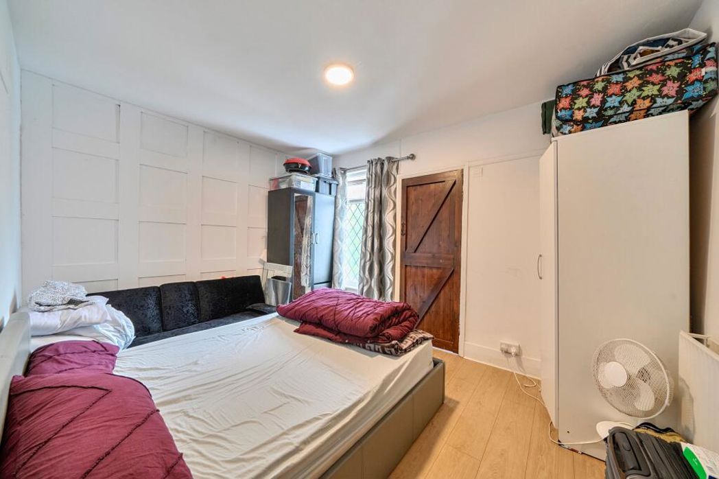 Property image 8 of 18