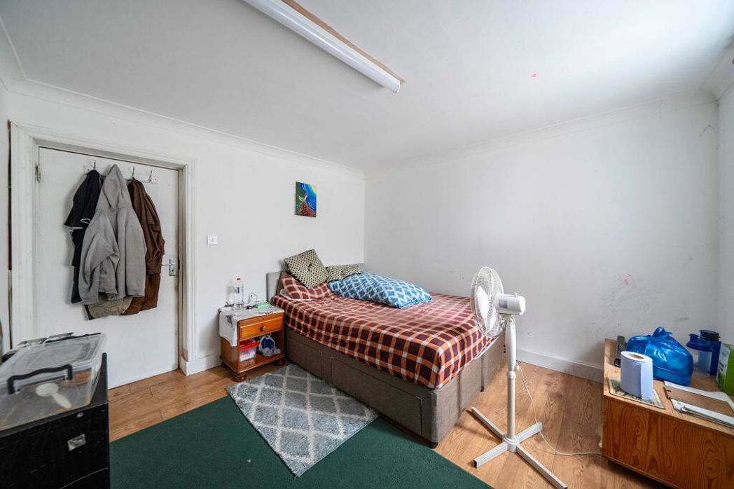 Property image 11 of 18