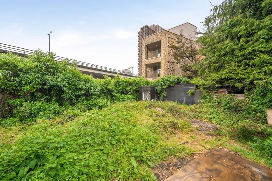 Property image 18 of 18