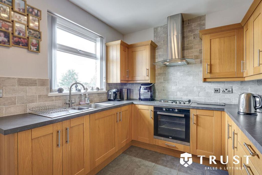 Property image 5 of 38